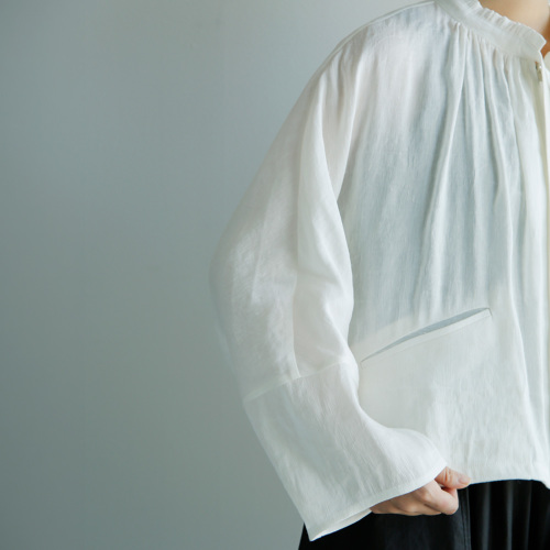 【新品未使用】TENNE HANDCRAFTED MODERN ブラウス　白 TENNE HANDCRAFTED MODERN テン ハンドクラフテッド モダン アイボリー