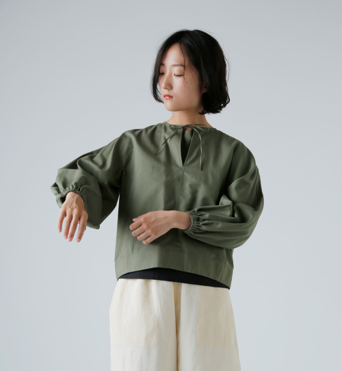 TENNE HANDCRAFTED MODERN / テンハンドクラフテッドモダン | volume sleeve pullover ボリューム スリーブ ブラウス | F | カーキ TENNE HANDCRAFTED MODERN テンハンドクラフテッドモダン