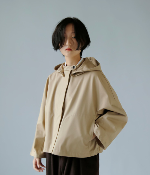 TENNE HANDCRAFTED MODERN テンハンドクラフテッドモダン ベンタイル コットン ショートケープ コート “short cape  coat” 0023o | iroma..aranciato