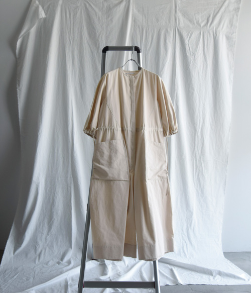 TENNE HANDCRAFTED MODERN テンハンドクラフテッドモダン コットン サテン ボリュームスリーブ オールインワン “volume  sleeve all-in-one” 0025o | iroma..aranciato