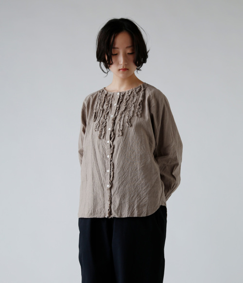 gasa*ガサ　フリルカラーブラウス　コットンリネン 支度する フリルカラーブラウス – GASA＊online store