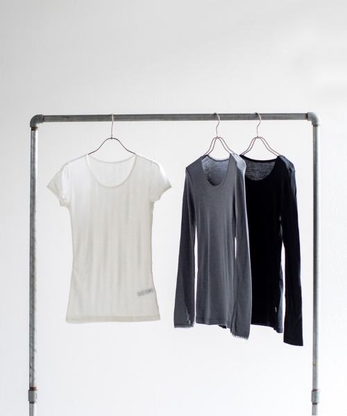 【新品】ヨハ(joha)　ロングスリーブアンダーシャツ　ウール＆シルク joha(ヨハ)ウールシルクロングスリーブアンダーシャツ EMILY