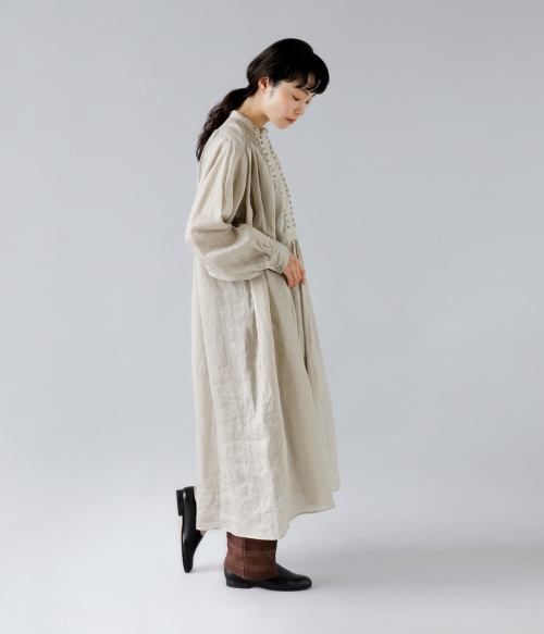 susuri ペブルドレス　ラミーリネン　ベージュ cabinet ONLINE STORE susuri ペブルドレス ラミーリネン ベージュ