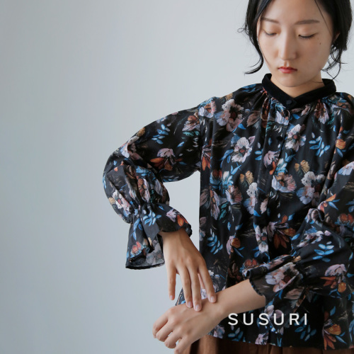 完売 新品未使用 susuri ススリ コットン メロフォン ブラウス 花柄 susuri ススリ コットン メロフォン ブラウス 25-450 | iroma..aranciato