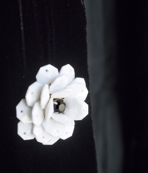 TOWAVASE トワヴァーズ シルク ブレンド フラワーブローチ