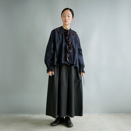 【レア】定価3.7万　TOWAVASE トワヴァース　刺繍　キャミソール　綿 TOWAVASE トワヴァーズ コットンリネン スカラップ刺繍 デニムブラウス