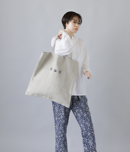 美品★R&D.M.Co オールドマンズテーラー★リネン　タイローブ　インディゴ R & D.M.Co-(オールドマンズテーラー)リネンデニムトートバッグ