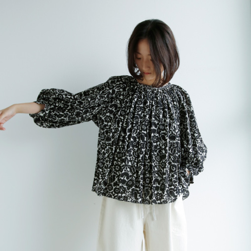 R & D.M.Co- オールドマンズテーラー モノ トリック プリント ギャザー スモック “MONO TRICK PRINT GATHER  SMOCK” 7171 | iroma..aranciato