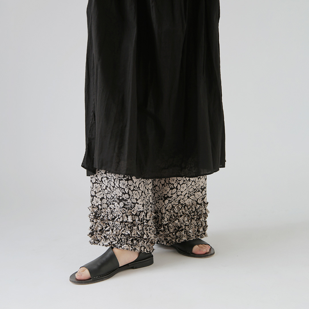 R & D.M.Co- オールドマンズテーラー ワイルドベリー フリル パンツ