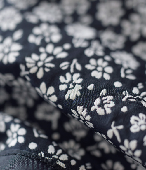 TOUJOURS ユーティリティベスト Silky PL Flower Jacquard Cloth