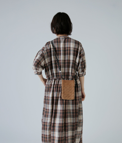 新品maison de soil ラフィアポシェットブラックチェック maison de soil メゾン ド ソイル RAFFIA PHONE HOLDER BAG