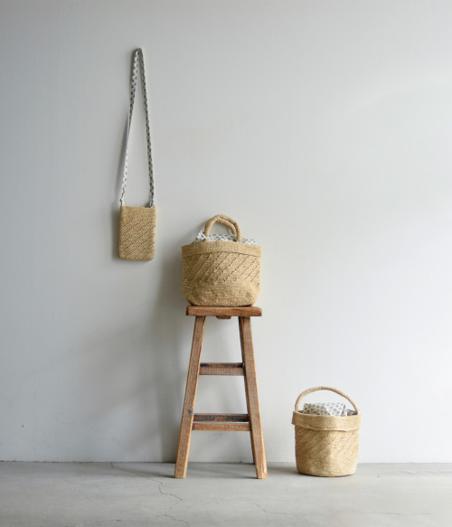 maison de soil メゾン ド ソイル RAFFIA PHONE HOLDER BAG ラフィア