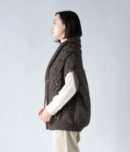 美品 メゾンドソイルブークレ Vネックニットベスト ベージュ 全ての 美品 メゾンドソイルブークレ Vネックニットベスト