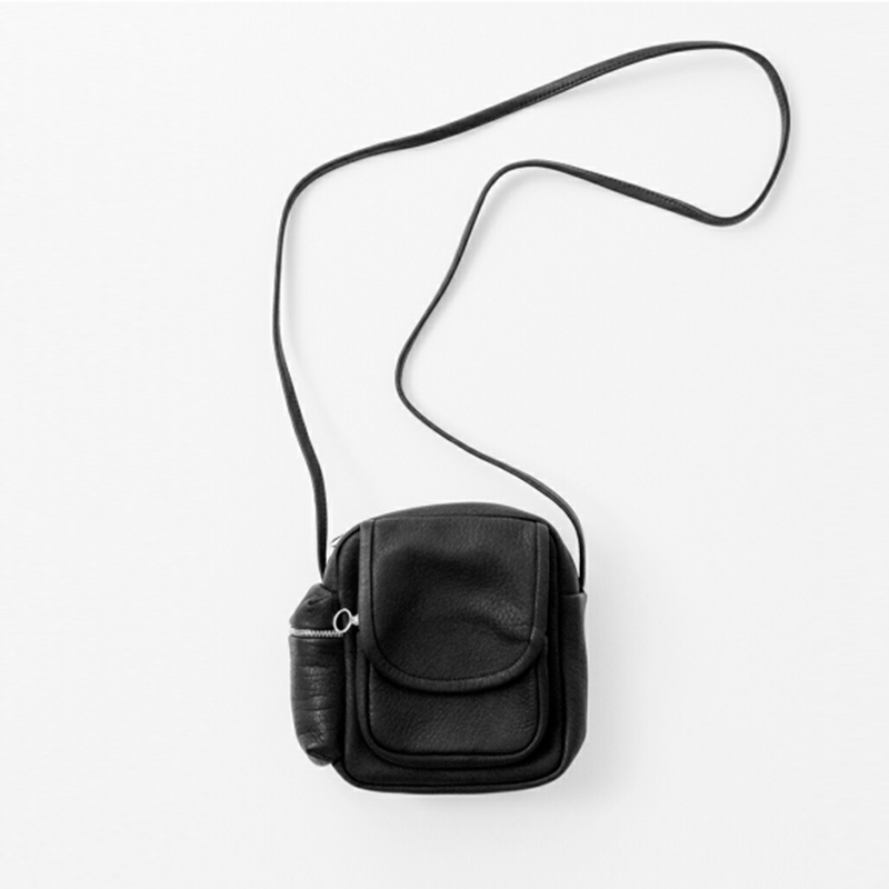 Aeta定番のショルダーポーチバッグ Aeta アエタ ディアレザー ショルダー ポーチ “SHOULDER POUCH