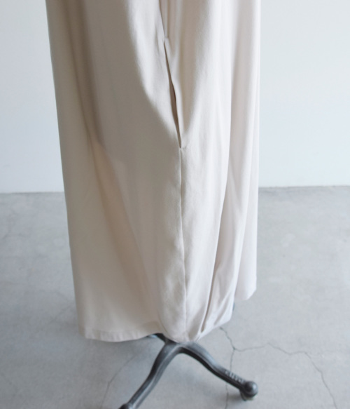 【新品】アトリエナルセ 24ssコットンカットソー コクーンワンピース 40 atelier naruse コットンカットソーコクーンワンピース ダーク