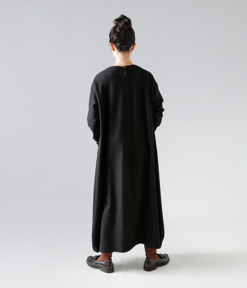 atelier naruse アトリエナルセ スムース ウール コクーン ワンピース