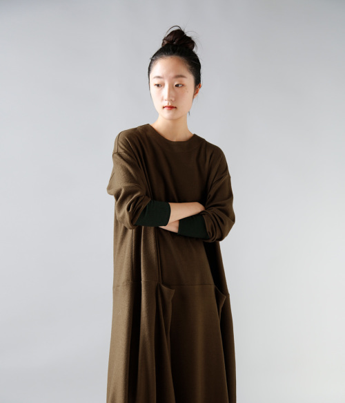 atelier naruse アトリエナルセ スムース ウール コクーン ワンピース