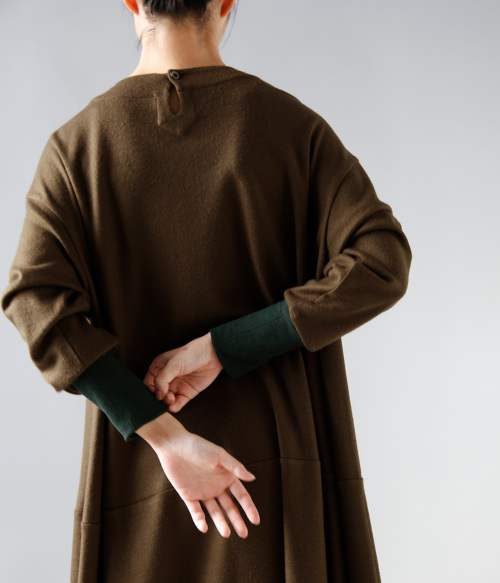 atelier naruse アトリエナルセ スムース ウール コクーン ワンピース