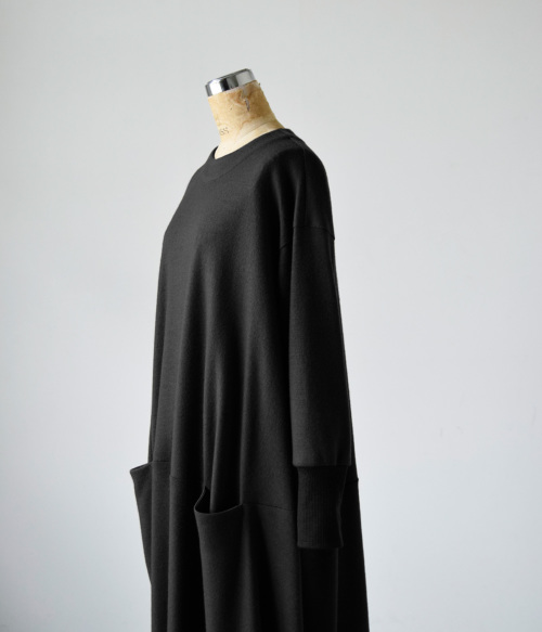 atelier naruse アトリエナルセ スムース ウール コクーン ワンピース