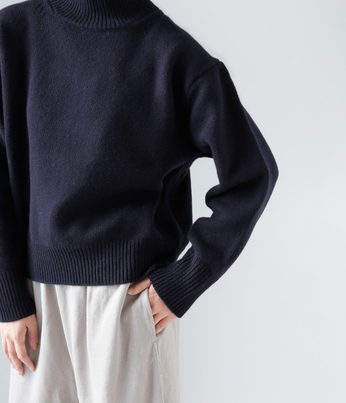atelier naruse アトリエナルセ ラムウール タートルネック セーター