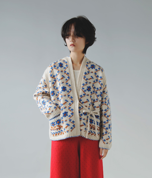 TOWAVASE(トワヴァーズ)maison de montagneカシミヤ ニット カーディガン “Panier de fleurs”  mdm01-02 | iroma..aranciato