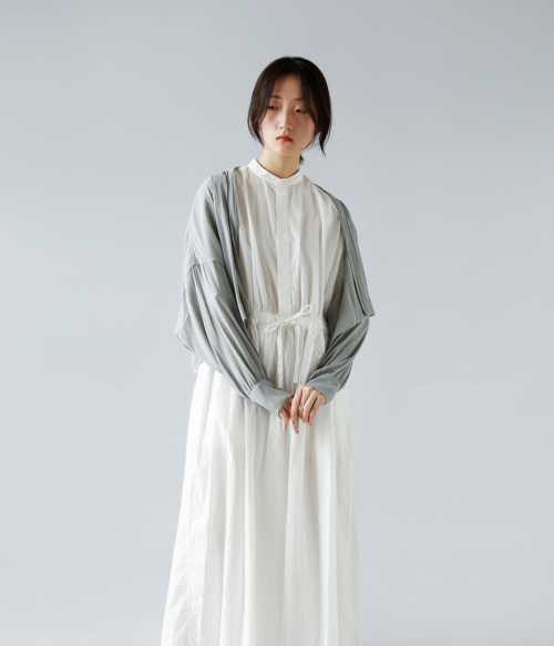 TOUJOURS トゥジュー ガーメントダイ ファイン コットン ポプリン ドレス “Half Bishop Sleeve String Dress”  mm40fd03 | iroma..aranciato