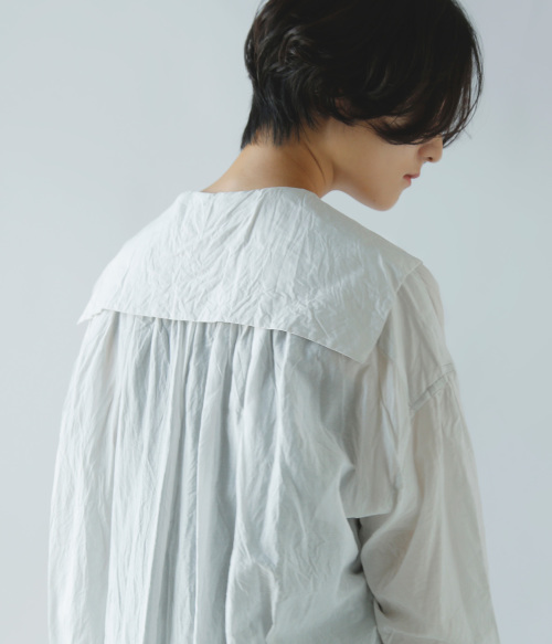 TOUJOURS トゥジュー ディファレント カウント コットン シルク カディ シャツ “Square Collar Pin Tuck Smock  Shirt” mm41es02 | iroma..aranciato