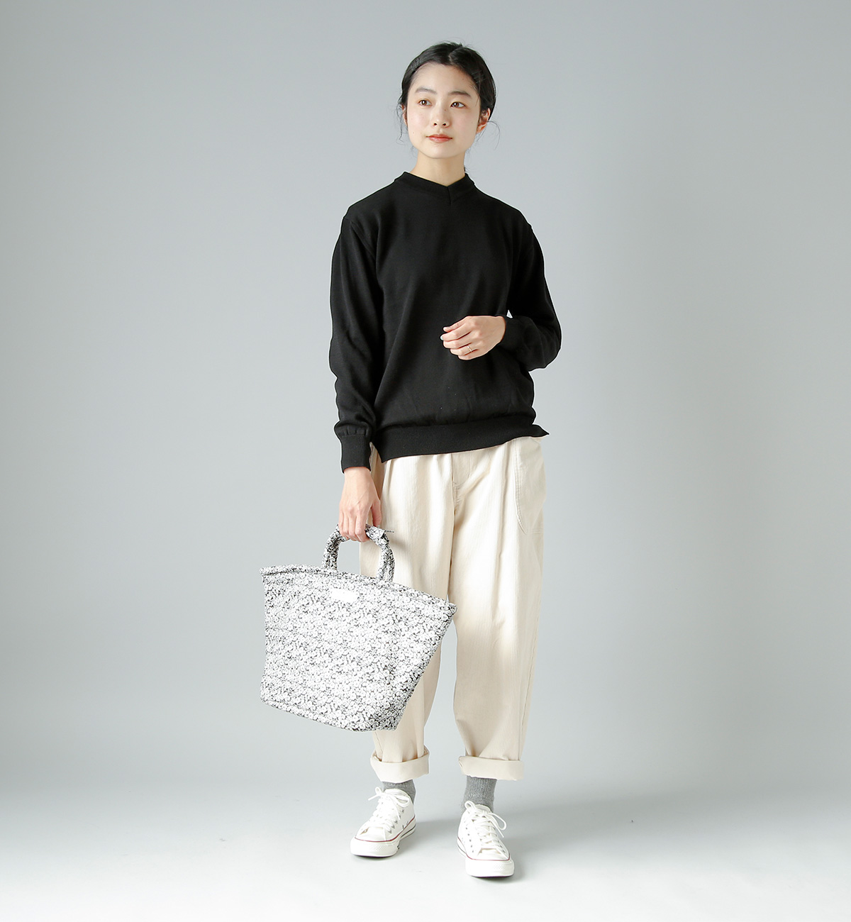 アトリエナルセ atelier naruse ウール　Vネックプルオーバー atelier naruse(アトリエナルセ)コットンウールVネックニット