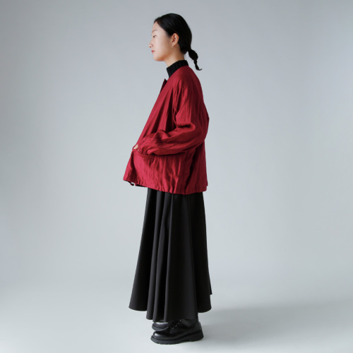 メゾンドソイルmaison de soil定番シルクの花柄ロングコート 赤 maison de soil PADDED SILK FLOWER V-COLLAR COAT - BLACK-,Narumi