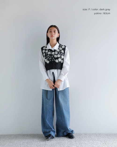 Pheeta フィータ Clara フラワー刺繍 手編みニットベスト ph014c-hn1