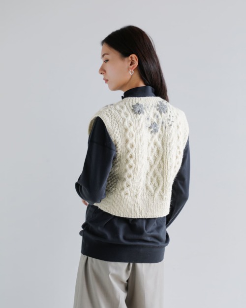 UNITED ARROWS＜Pheeta＞Clara ニットベスト Pheeta（フィータ）の「＜Pheeta＞Clara ニットベスト（ベスト）」 - WEAR