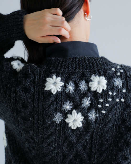 Pheeta フィータ Clara フラワー刺繍 手編みニット カーディガン