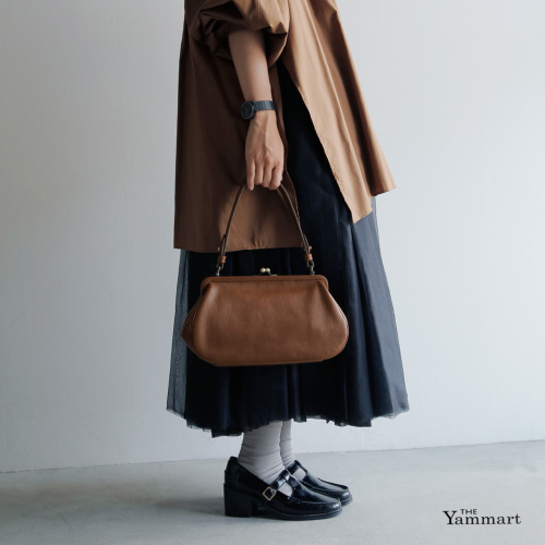 ★SALE★Yammart(ヤマート) カウレザー　がま口　ハンドバッグ Yammart(ヤマート)カウレザーがま口スクエア型ハンドバッグ
