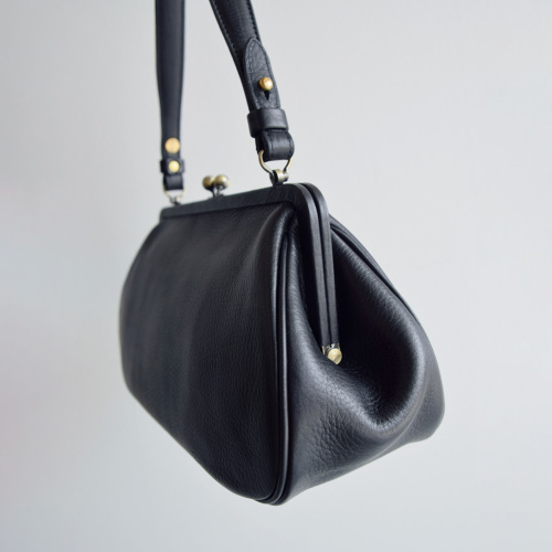 Yammart ハンドバッグ　ブラック Yammart ハンドバッグ stitch hand bag black