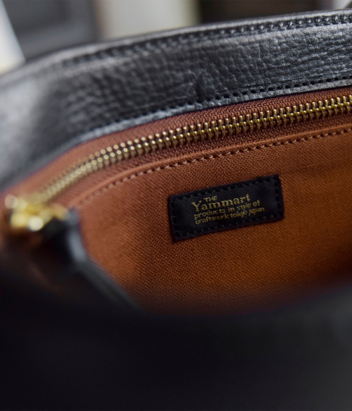 Yammart ヤマート カウレザー 斜め掛け ショルダーバッグ “plain
