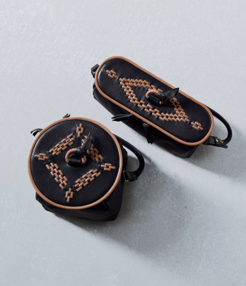 k*i様 Yammart ヤマート カウレザー 刺繍 ハンドバッグ ミニ レザー Yammart(ヤマート)カウレザー刺繍ハンドバッグ stitchhandbag