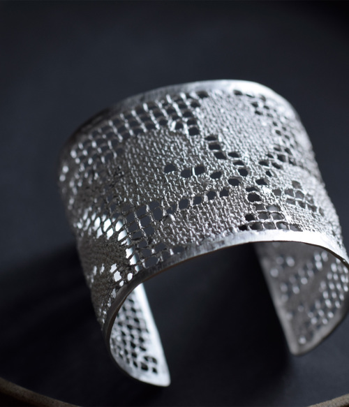 MAISON RUBUS. メゾンルーバス リコレクション シルバー レース バングル LL “recollection lace bangle  LL” re-003 | iroma..aranciato