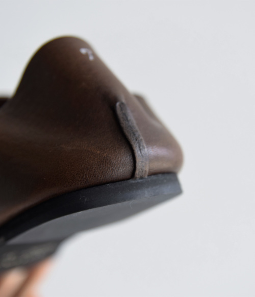 AUTTAA(アウッタ)レザースリッポンシューズ”Room Shoes”room AUTTAA(アウッタ)レザースリッポンシューズ”Room Shoes”room
