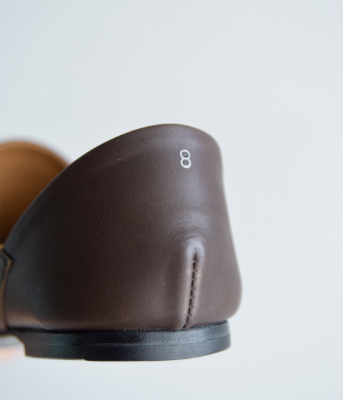 AUTTAA(アウッタ)レザースリッポンシューズ”Room Shoes II AUTTAA(アウッタ)レザースリッポンシューズ”Room Shoes II