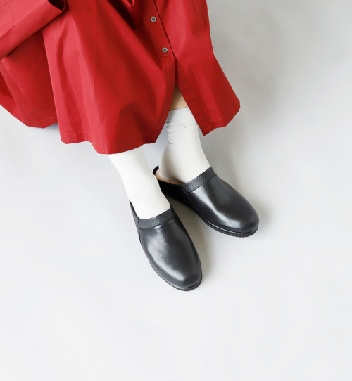 AUTTAA(アウッタ)ナッパレザースリッパルームシューズ“Room Shoes III” room-shoes3 | iroma..aranciato