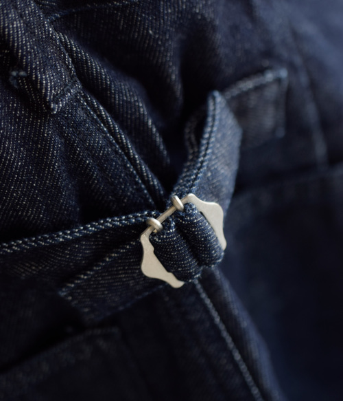 atelier naruse アトリエナルセ　コットンデニム　タックパンツ atelier naruse アトリエナルセ / コットンデニムタックパンツ【na