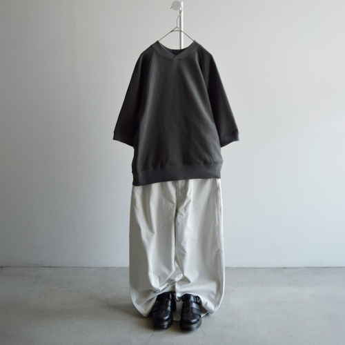 アトリエナルセ　コットンリブネックTシャツ 再入荷** atelier naruse アトリエナルセ コットン衿付きニット｜cott