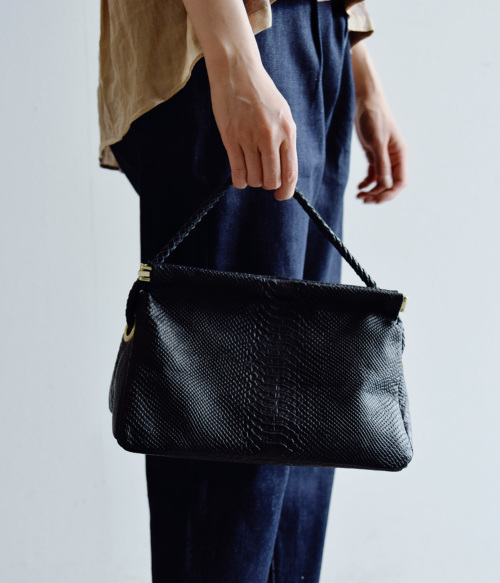 sonor ソナー 型押し 鹿革 三角 マチ ポーチ sankaku-machipouch