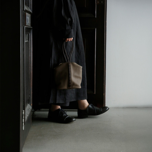 BYYO ビョウ カウレザー スモール トート バッグ Small tote bag