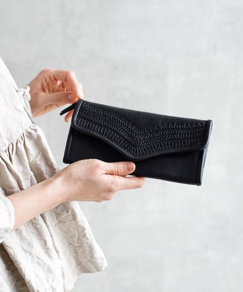 Yammart(ヤマート)カウレザー刺繍ロングウォレット stitch-long-wallet