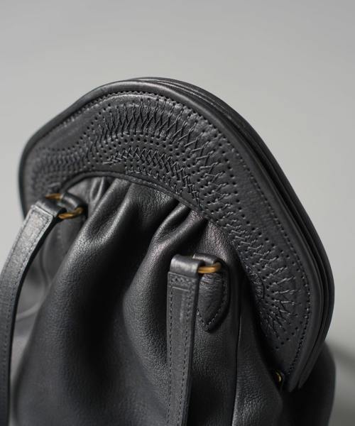 Yammart(ヤマート)カウレザー刺繍ハンドバッグ stitchhandbag