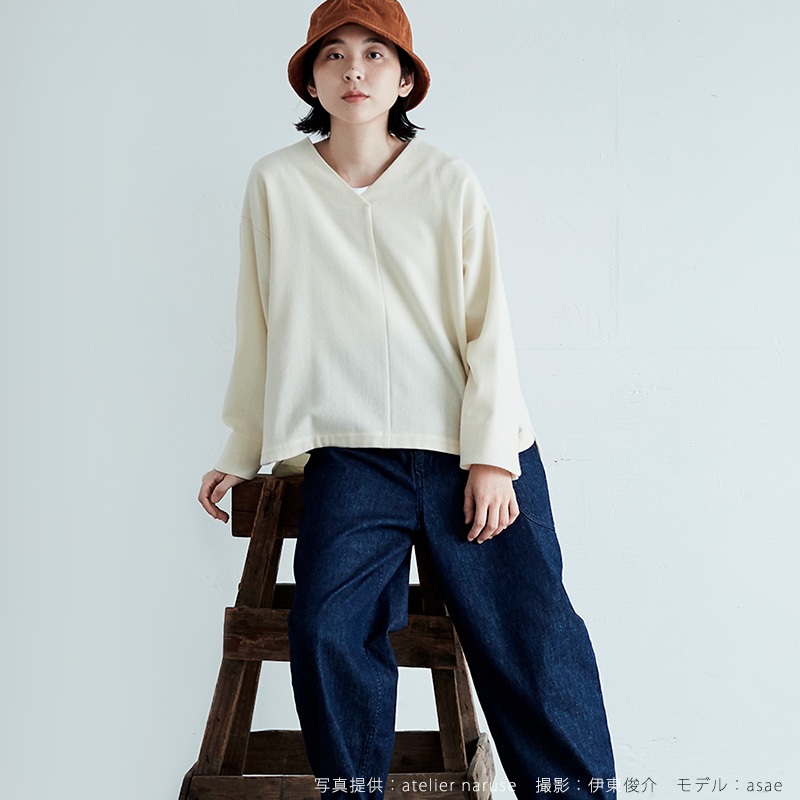 ほぼ新品　atelier naruse アトリエナルセ　パンツ　サイズ42 ほぼ新品 atelier naruse アトリエナルセ パンツ サイズ42