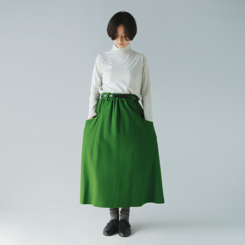 atelier naruse(アトリエナルセ)ウール ポンチ ギャザー スカート