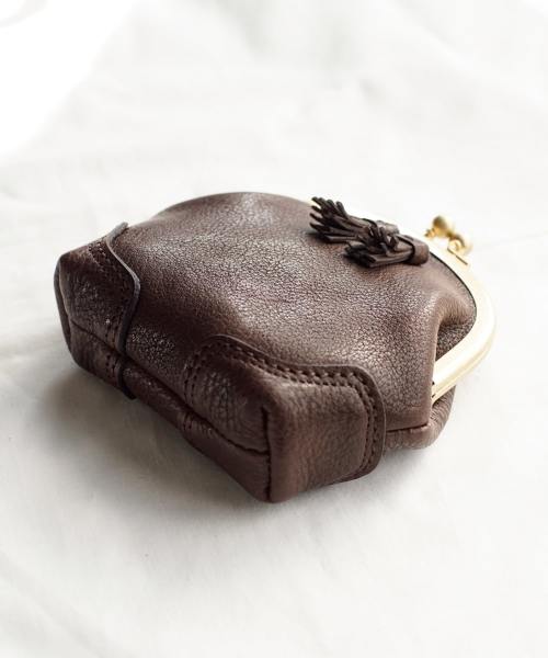 Yammart(ヤマート)カウレザータッセルがま口ポーチ tassel-mini-pouch