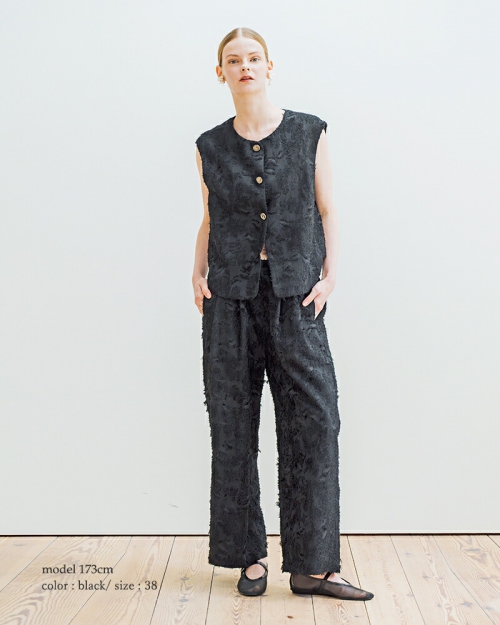 whyto ホワイト ジャガード ベスト “jacquard vest